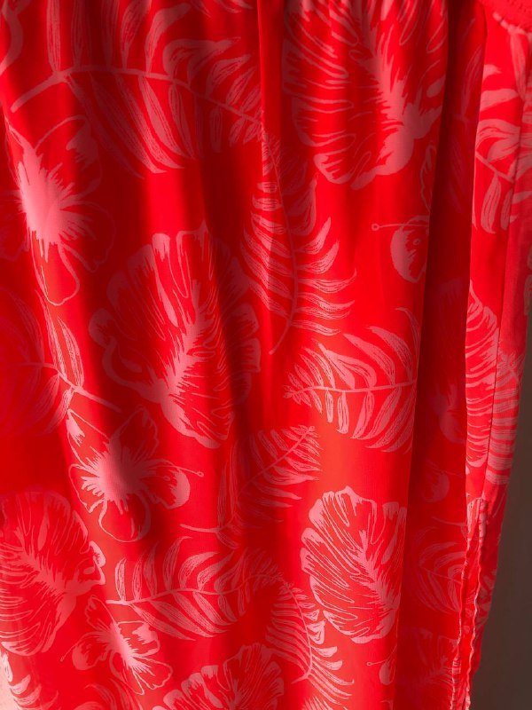 Яркая новая юбка с разрезами по бокам 5