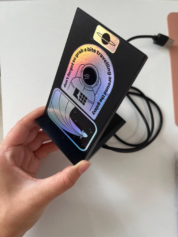 Беспроводная зарядка для телефона