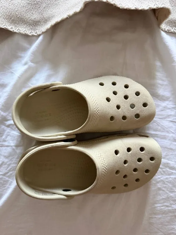 Crocs 1