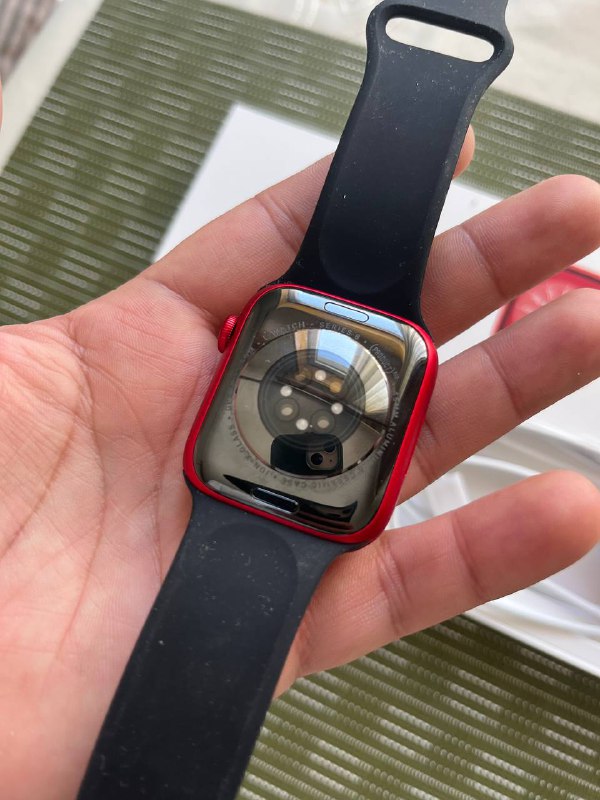 Apple Watch 8 45 red 3
