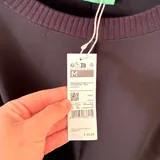 Черное платье Benetton, льняная рубашка Uniqlo 1
