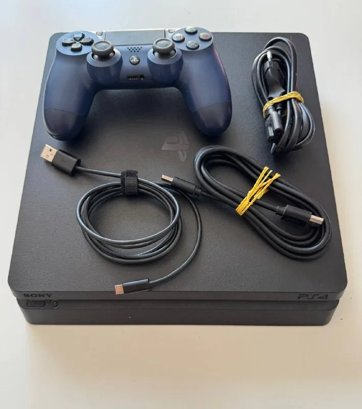 Sony PS4 Slim 1TB с джойстиком