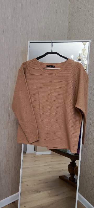 Свитер MANGO женский свободный с разрезом
