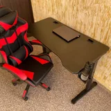 Игровое кресло и компьютерный стол 1