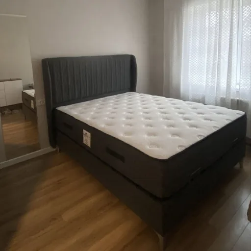 Кровать с матрасом 160х200