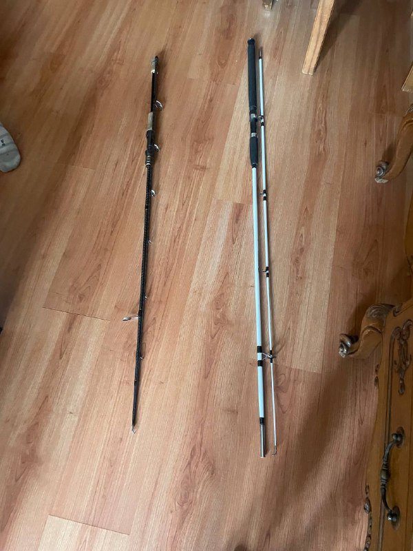 2 удочки и катушка с леской