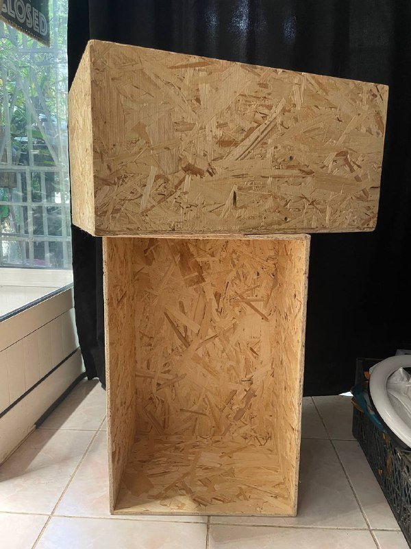 Зеркало, сетевые адаптеры, ящики из МДФ 3