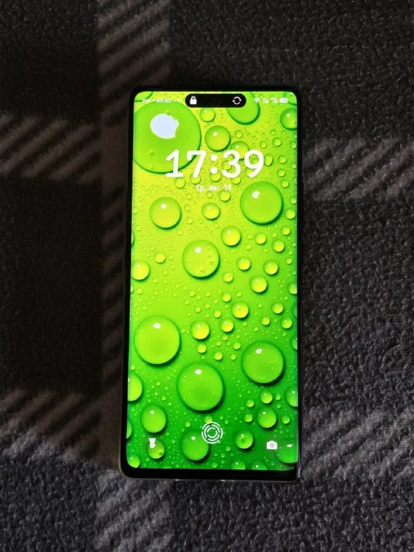 TECNO Camon 30S 1