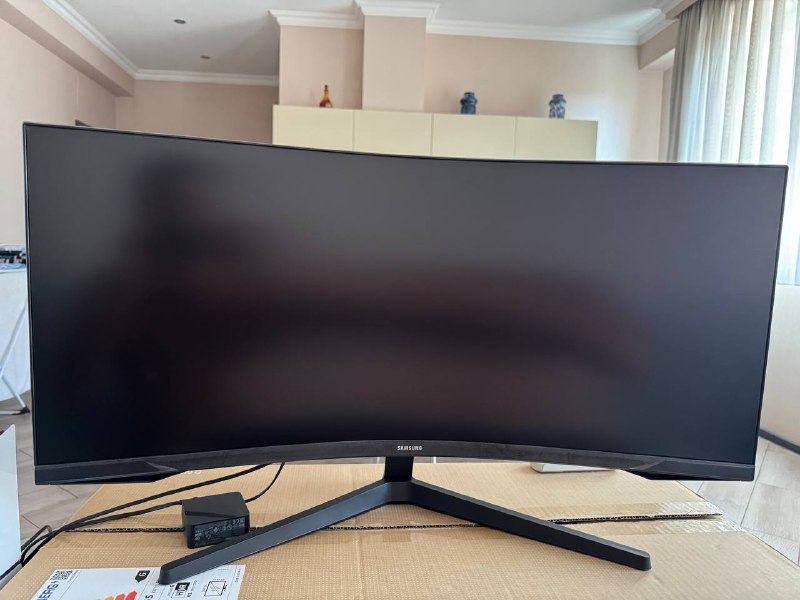 Монитор Samsung Odyssey G5 34 дюйма изогнутый