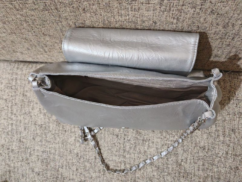 Сумка с цепочкой с небольшим дефектом 3
