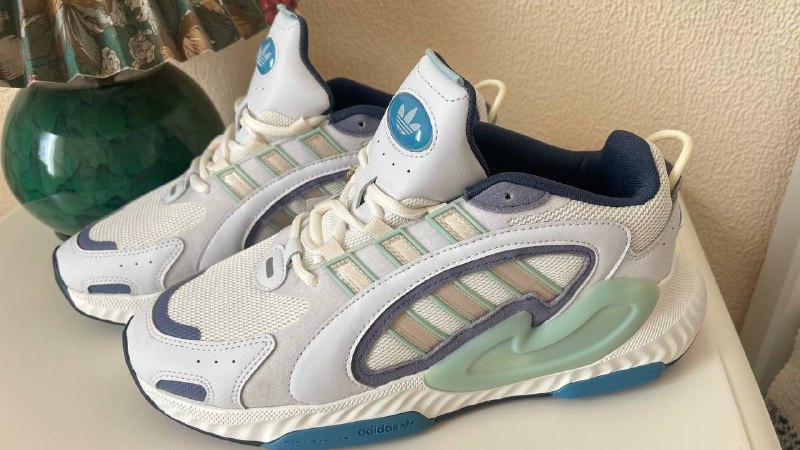 Кроссовки Adidas 40 размер