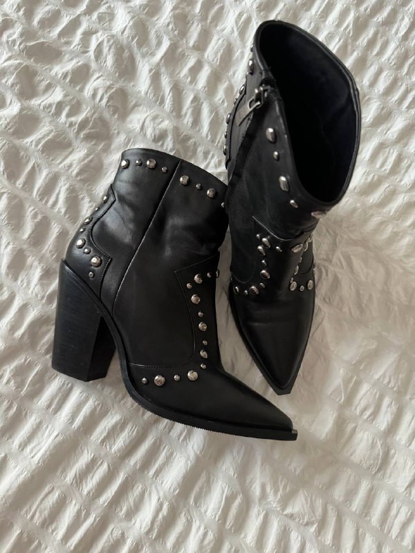 Черные кроссовки, Бежевые кроссовки Zara, Козаки кожаные черные 3