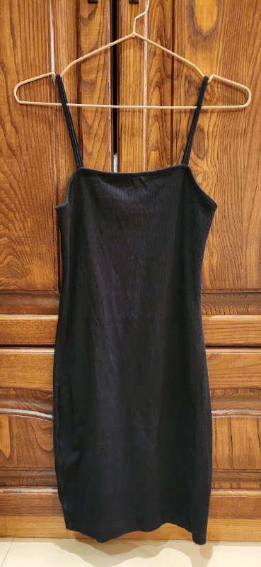 Пиджак Zara, маленькое чёрное платье, платье в пайетках, сумка Bolsero, рубашка светло-зелёная 2