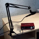 Микрофон Shure SM58, аудиокарта Focusrite Scarlett 2i2, стойка 2