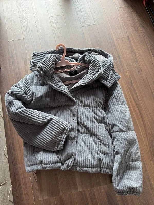 Женская куртка Reserved 1