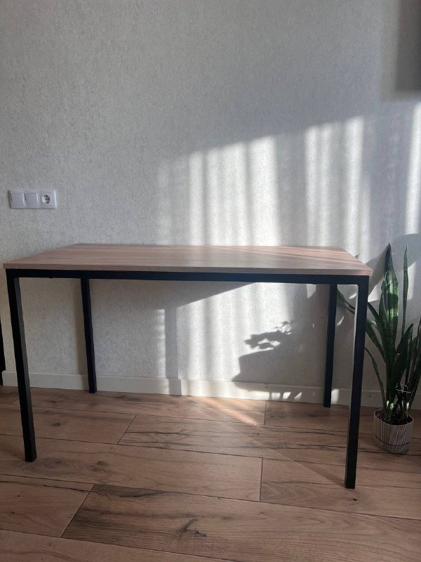 2 стола, компьютерный стул