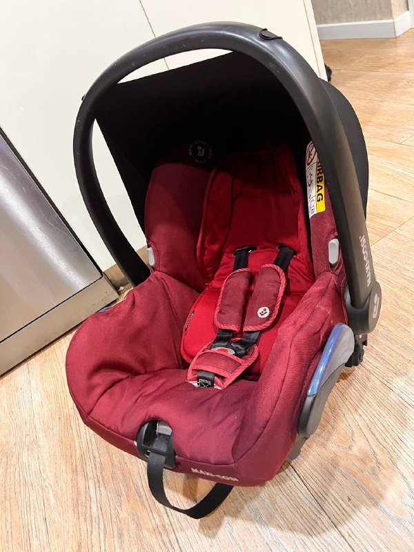 Детское кресло Maxi Cosi 0+ 4
