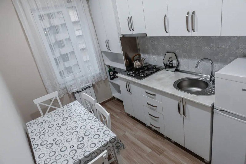 3-комнатная квартира с 2 спальнями в Батуми, аренда на год 6