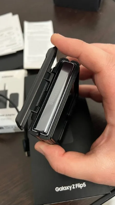 Samsung Galaxy Z Flip5 256GB 9