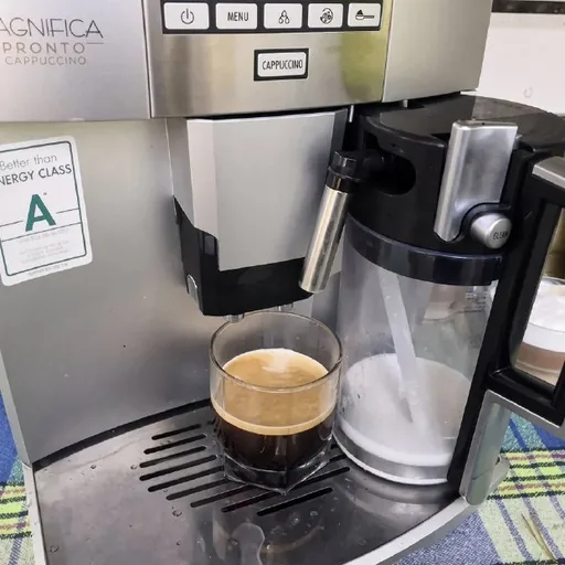 Кофемашина Delonghi ESAM 4200.S