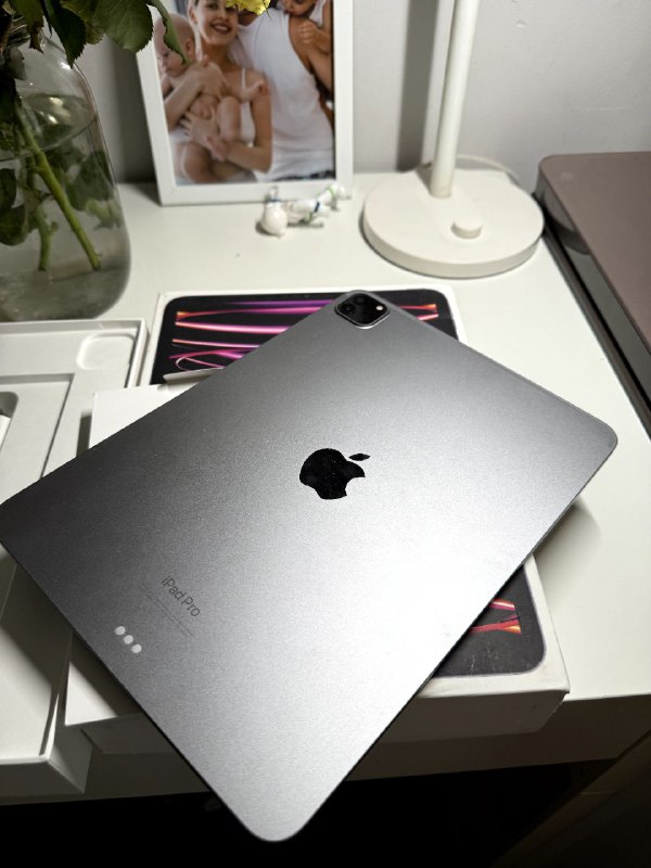 iPad Pro 11 M2 256GB с чехлом 2