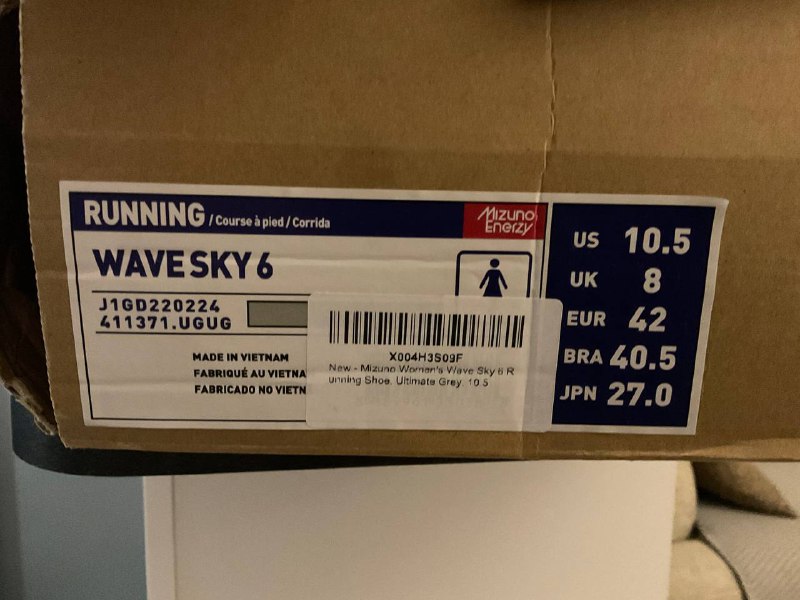 Новые беговые кроссовки Mezuno 42 размер 4
