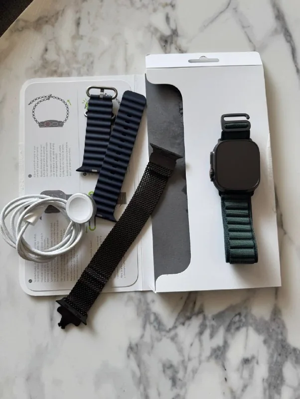 Apple Watch Ultra 2, черный титан, 3 ремня