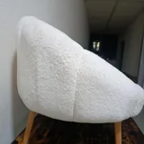 Белый двухместный диван 1