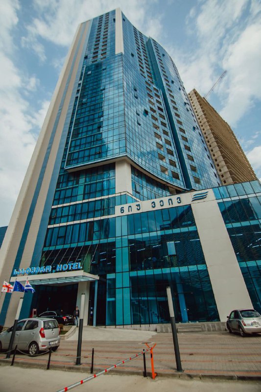 3-комнатная квартира с 2 спальнями, улица Шартава, 10