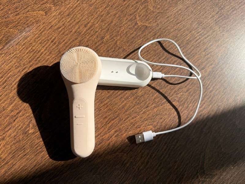 Массажная щетка Yamaguchi для очищения лица