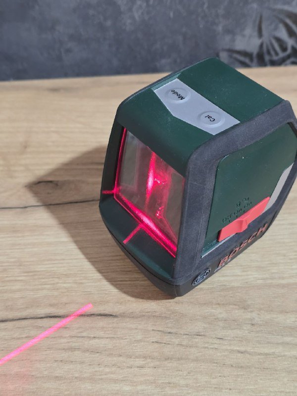 Лазерный нивелир Bosch PLL 2 4