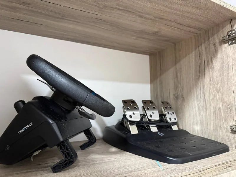 Игровой руль и педали Logitech G923 1