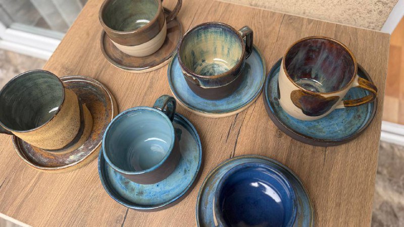 Глиняные тарелки, кружки, комплект блюдц, чайный набор, терка, индукционная плитка, хлебница 2