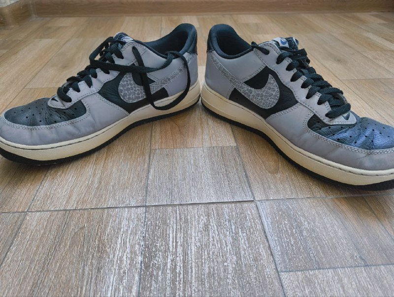 Кроссовки Nike Air Force 1 Low, 43 EU, черный+серый