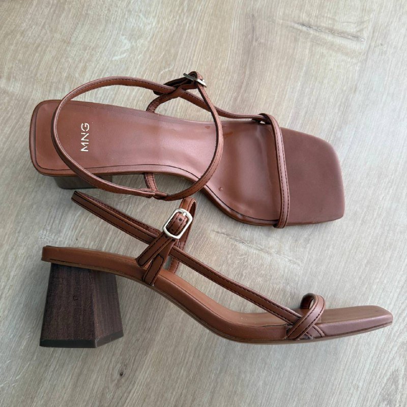 Черные босоножки Charles and keith, Коричневые босоножки Mango 37 размер 5