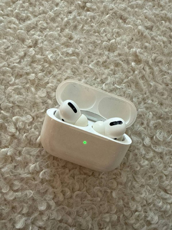 Apple Watch 7, AirPods Pro 1 поколения