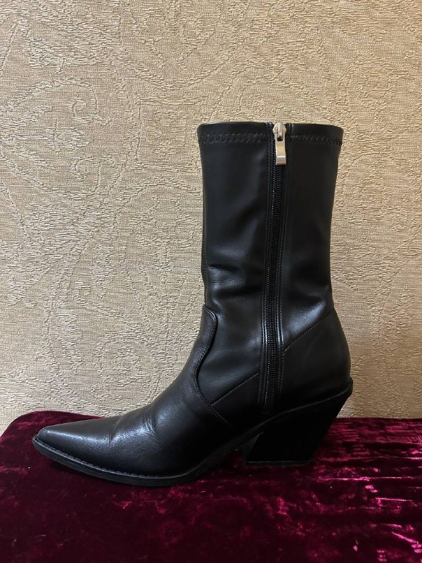 Козаки и туфли на каблуке женские 2