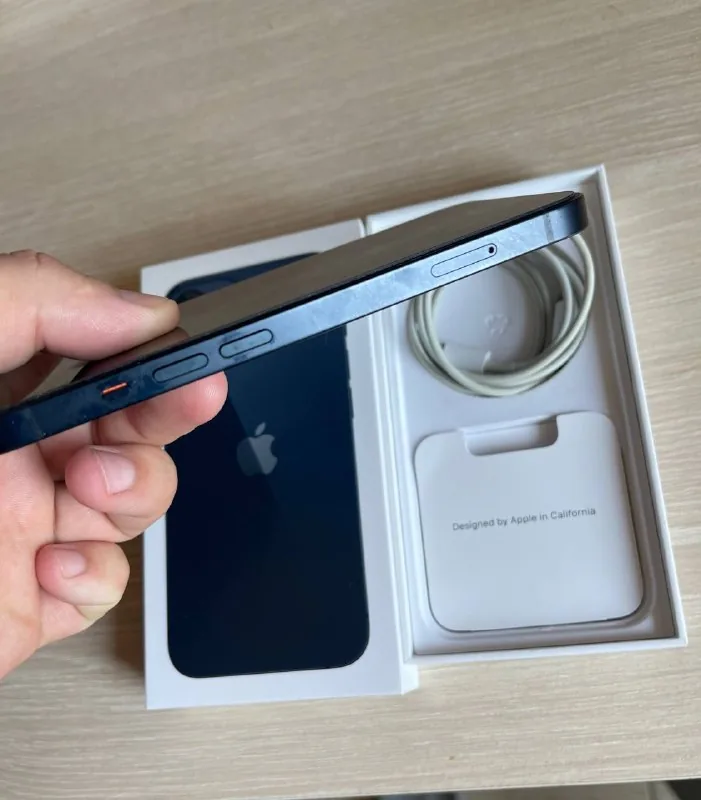 iPhone 13, 128GB 4
