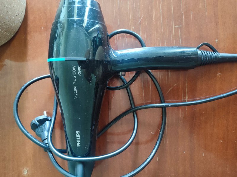 Фен Philips Pro 3