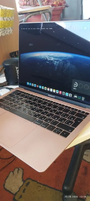 MacBook Air 13-inch 1