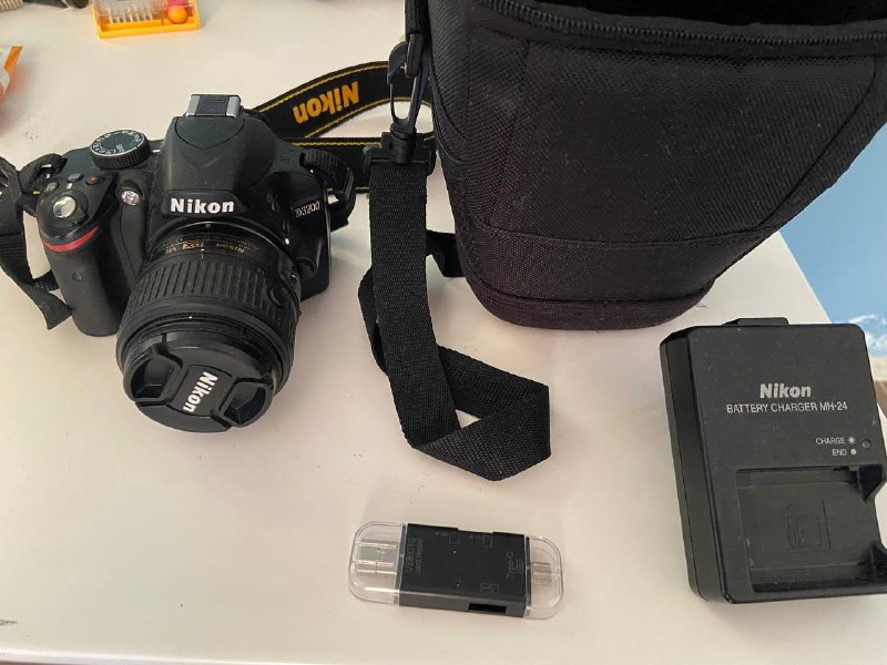 Фотоаппарат Nikon d3100 с аксессуарами