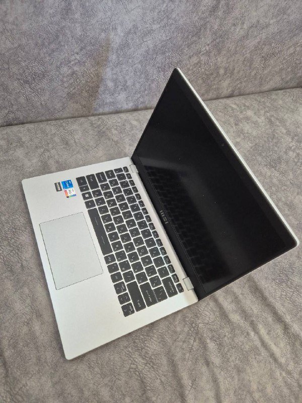 Ноутбук MSI Core i5 8ГБ 256ГБ SSD 14" 2