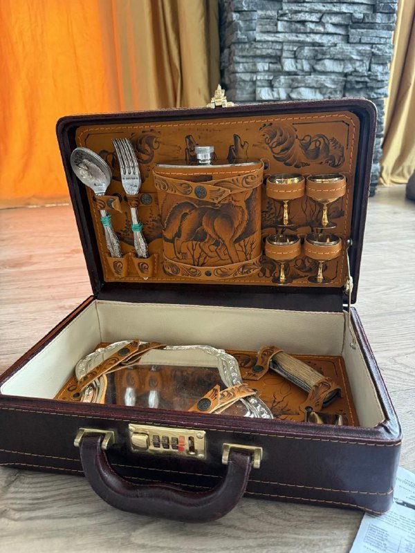 Подарочный набор для пикника с ножами