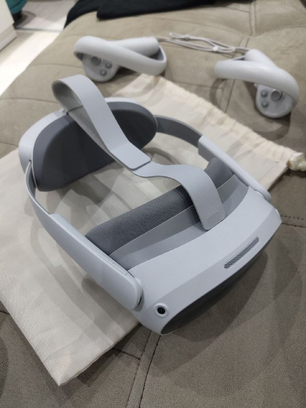 VR шлем Pico 4 256gb и два контроллера