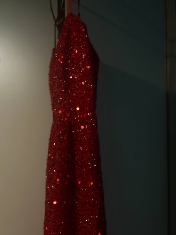 Красное блестящее платье в идеальном состоянии 2