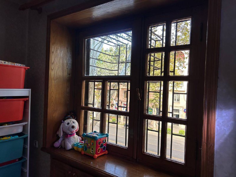 Деревянные окна с ручками-шпингалетами 5