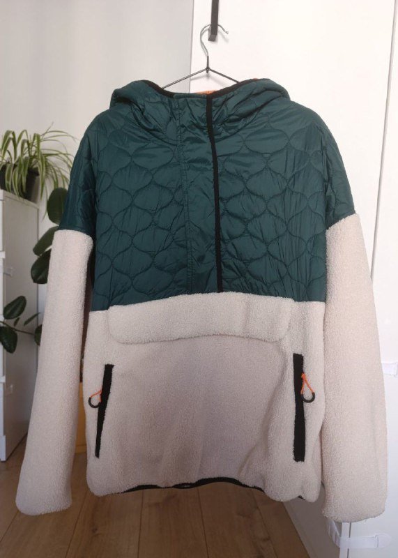 Укороченный свитер молочного цвета 9