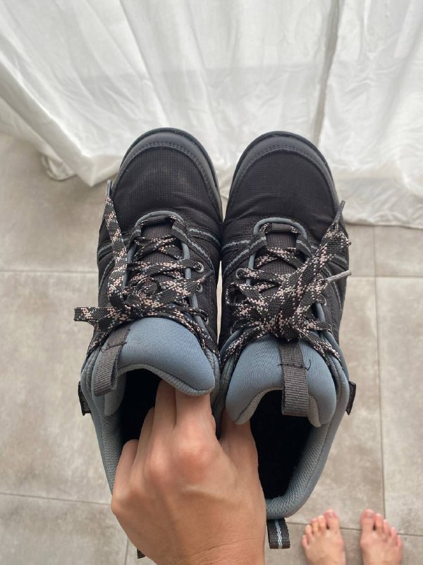 Платье для тенниса, кроссовки для хайкинга 5