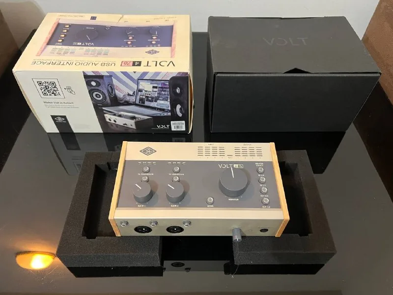 Аудиоинтерфейс Universal Audio VOLT 476 1