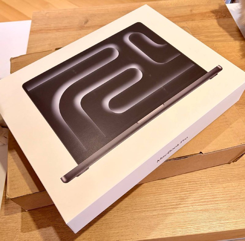 MacBook Pro m5 32gb Nano texture display